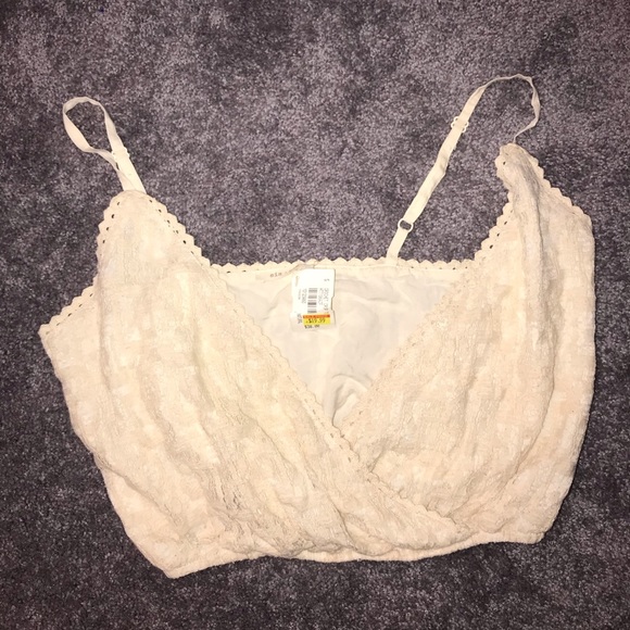 Crop Top NWT - Picture 2 of 4